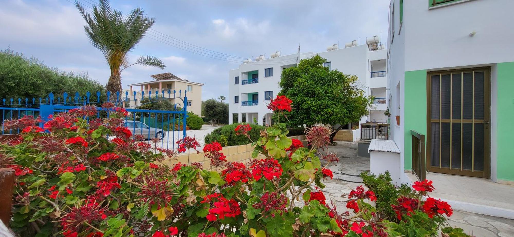 King Philips Apartment Paphos Exterior photo